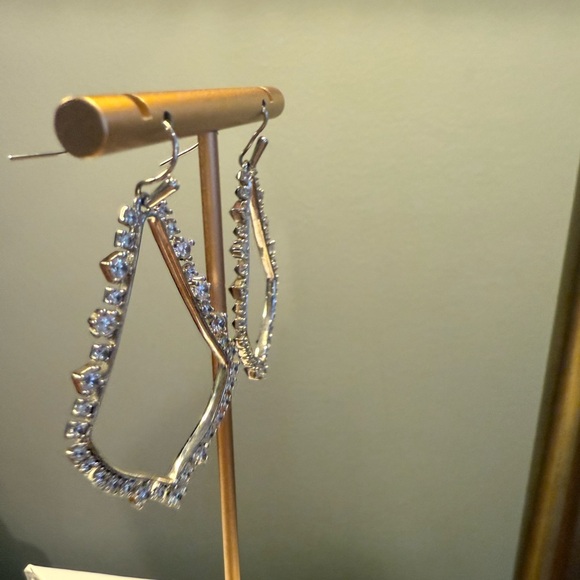 Kendra Scott Sophee Silver Diamond-Shaped 2” Drop Earrings - Picture 3 of 5